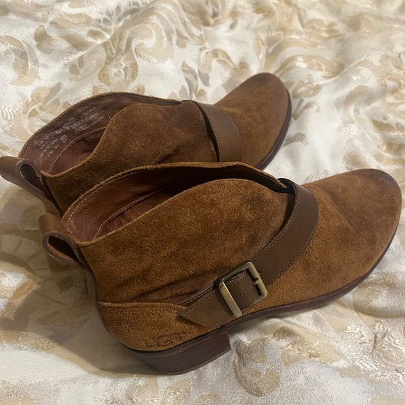 Ugg booties boots - Picture 1 of 9